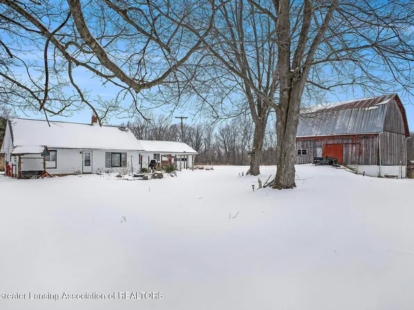 3588 Kinneville Rd, Leslie, MI 49251