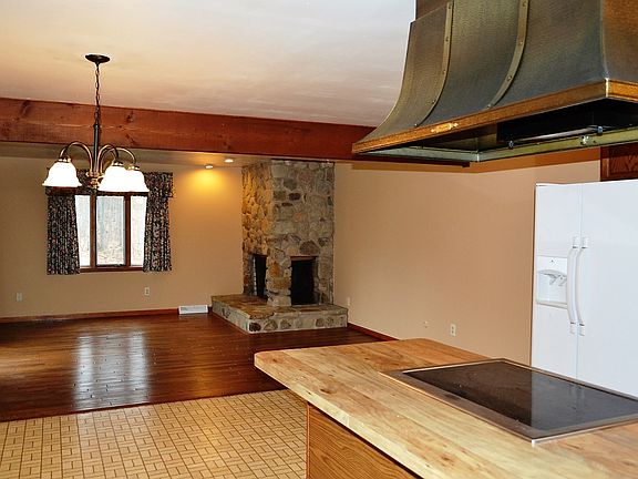 4th image of 7432 Far Hill Dr