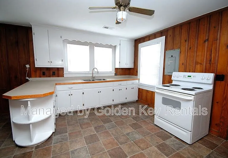 206 S Spence Ave — Photo 4