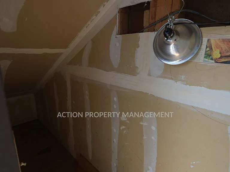 842 N Canterbury Ct — Photo 15