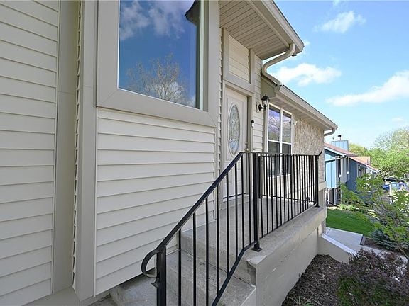 5th image of 10241 NW 57th St