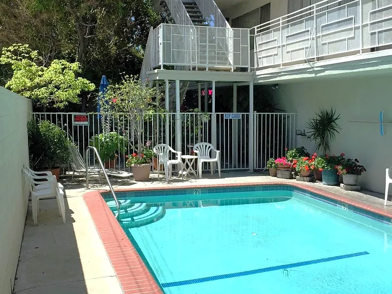 5160 Denny Ave #1 — Photo 11