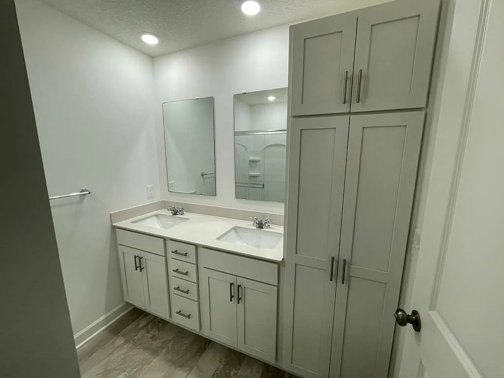 3 bed, 1760 sqft, $2,600 — Photo 3