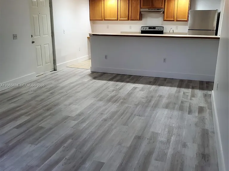 9909 Westwood Dr #121 — Photo 9
