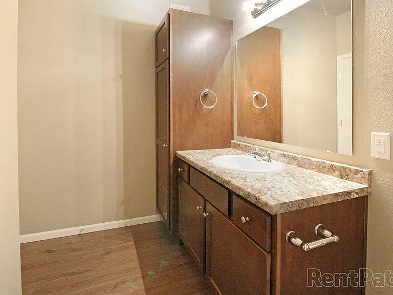 Brookledge Apartments — Photo 22