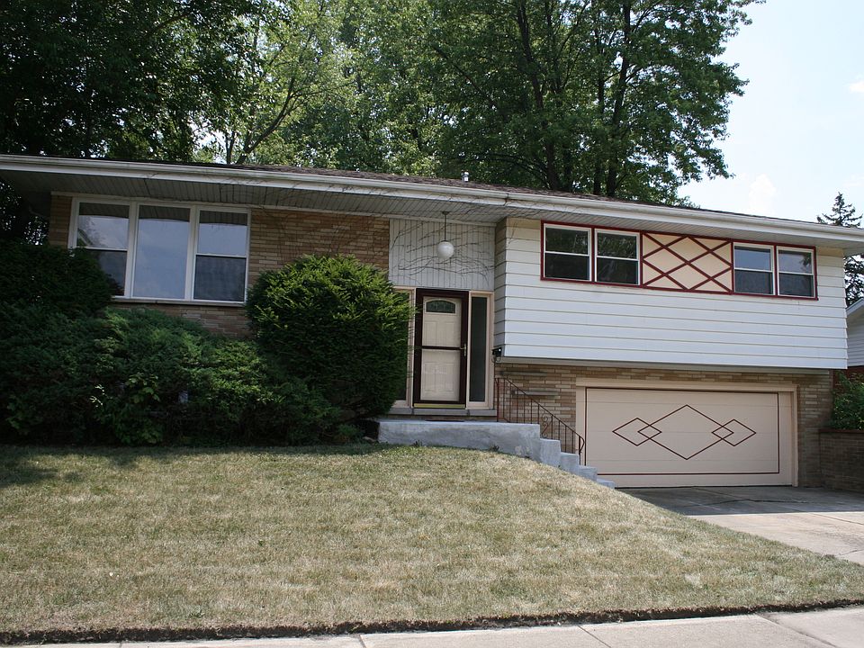 1st image of 551 E 169th St