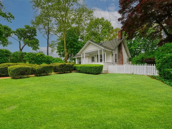 91 Knollwood Avenue, Huntington, NY 11743