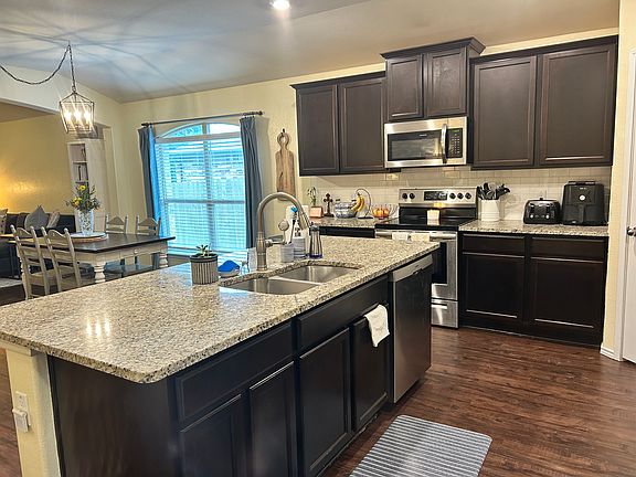 3rd image of 1143 Lilac Ledge Dr
