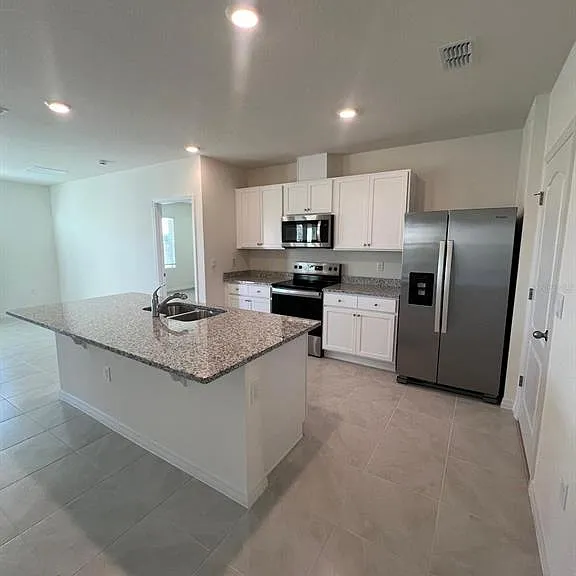 631 Park Place Blvd — Photo 8