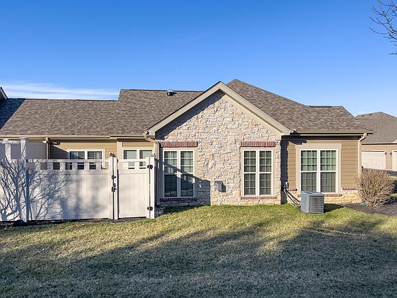 5th image of 2435 Locust Hill Blvd