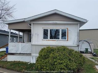 22 Robin Cres, Lakeshore, ON N8N2R9