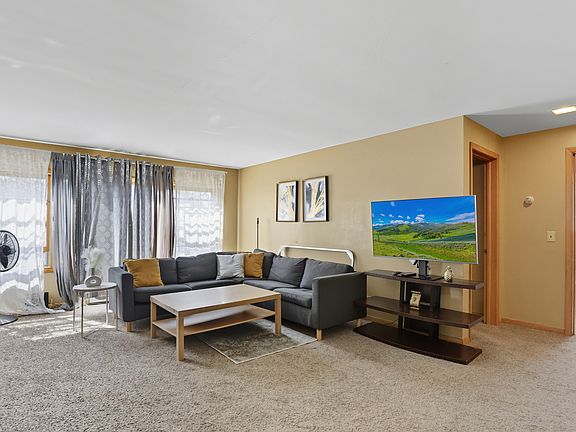3rd image of 4107 N Keeler Ave APT 2H