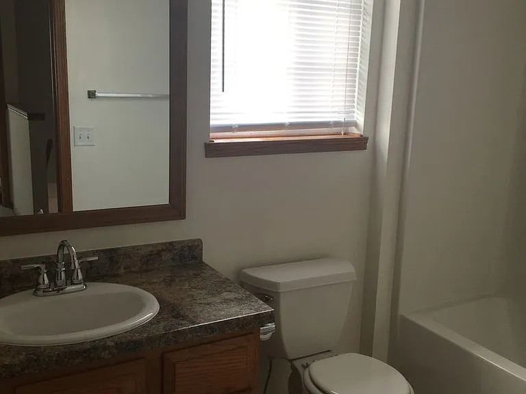 1405-07 Glacier Hill Dr — Photo 8