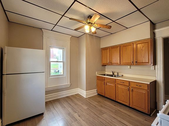 4th image of 310 Jefferson Ave APT 2