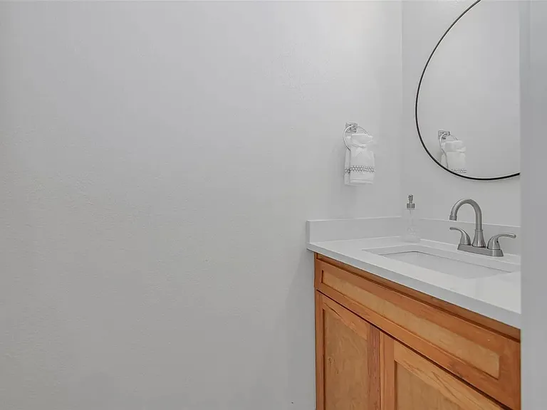 3155 Glen Garden Dr N — Photo 4