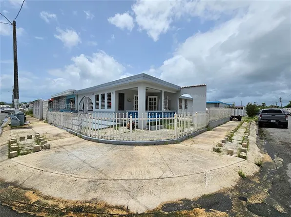 37 Saint Urb Ext, Loiza, PR 00772