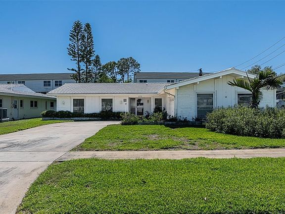 3rd image of 14792 Imperial Point Dr S