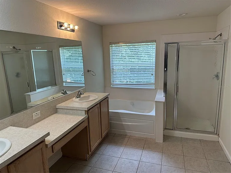 5097 SW 40th Pl — Photo 19
