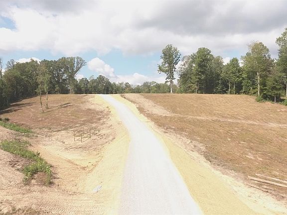 2nd image of 2 Ashley Acres Dr