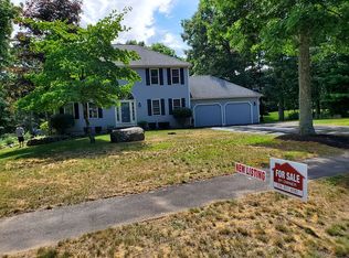 4 Cowellside Dr, Plainville, MA 02762