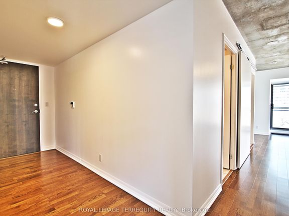 2nd image of 22 Wellesley St E #708