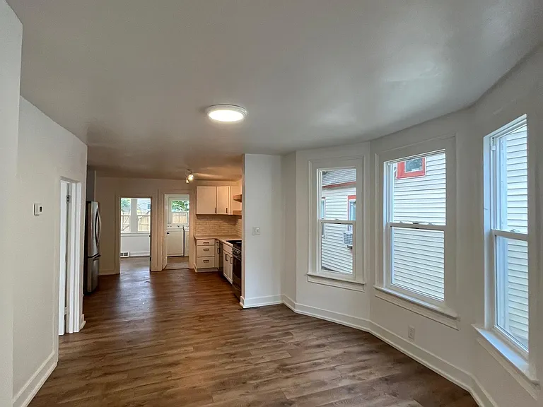 858 Baxter St SE — Photo 4