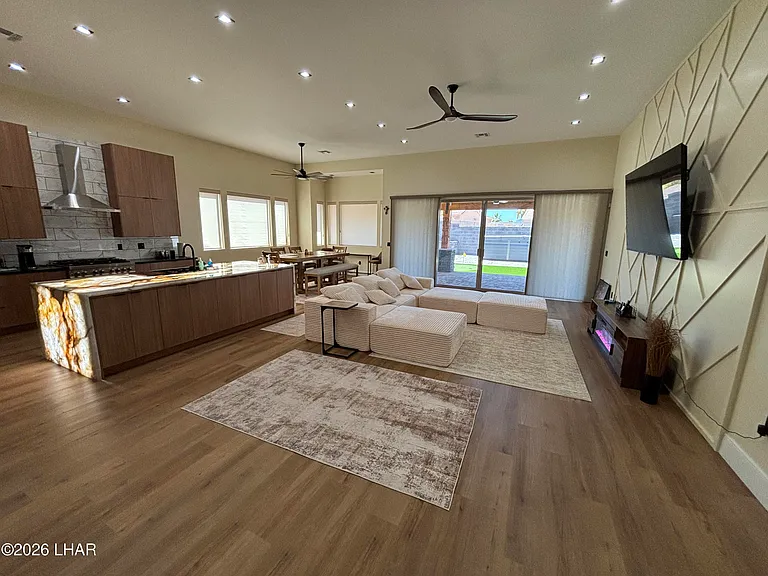 3170 Chemehuevi Blvd — Photo 6