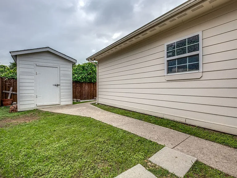 2727 Choice St — Photo 12