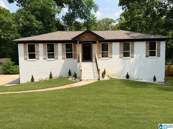 805 Frontier Dr, Pelham, AL 35124