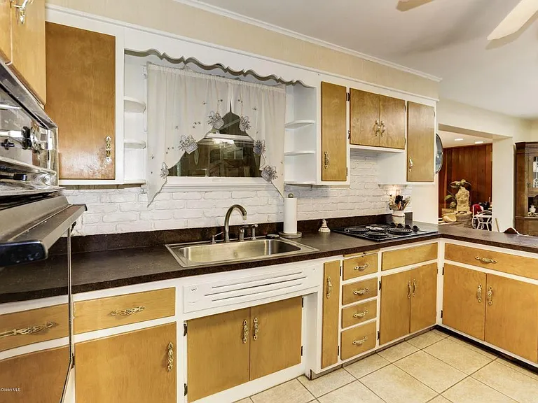 5 S Lakeview Dr — Photo 4