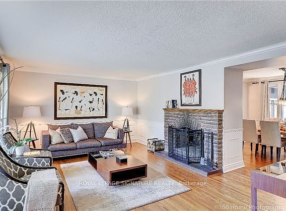 3rd image of 195 York Mills Rd