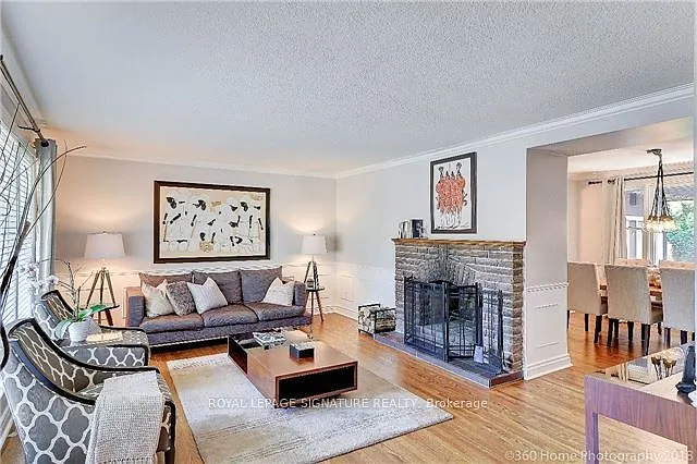 195 York Mills Rd — Photo 3
