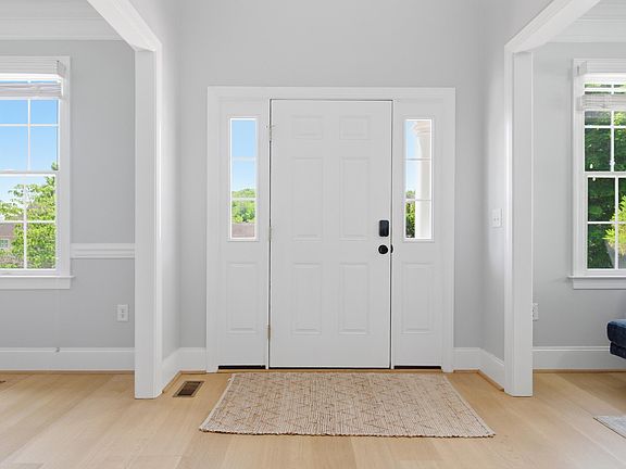 3rd image of 1302 Village Way S