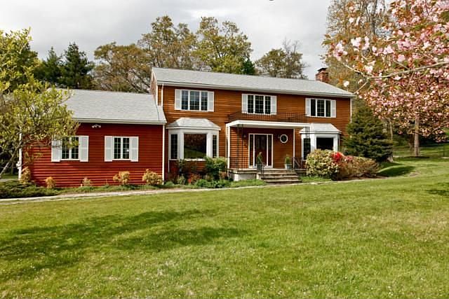 1st image of 4 Leddy Ln