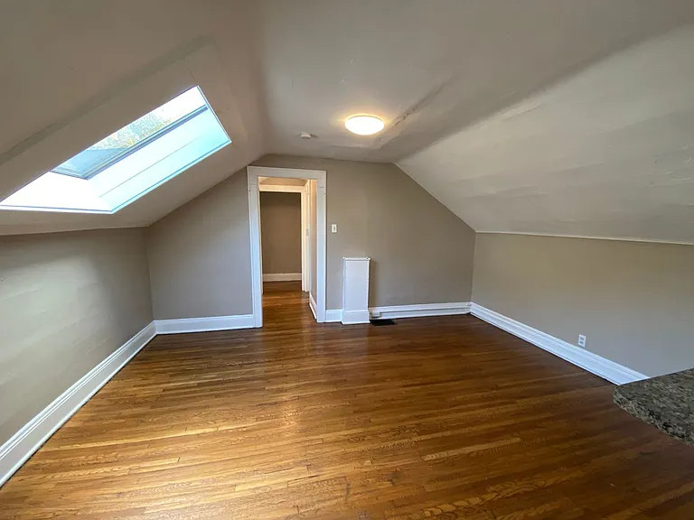 Highland St 1441-1443 CR — Photo 15