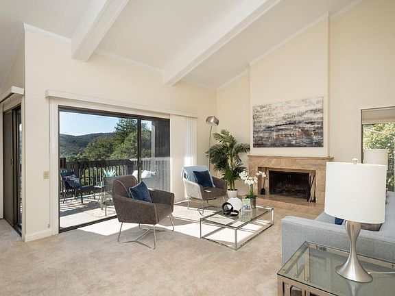 2nd image of 3366 La Mesa Dr APT 9