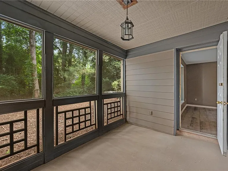 601 Abingdon Way — Photo 28