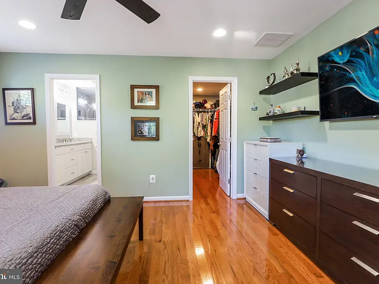 8011 Jackson Rd — Photo 34