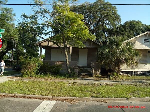 1st image of 254 E 18th St