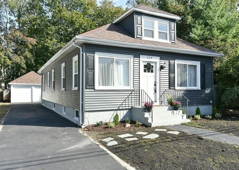 129 Roger Williams Ave, Rumford, RI 02916 Zillow