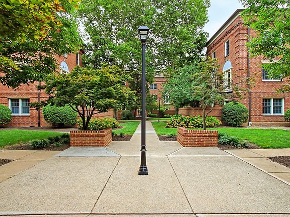 3rd image of 1115 N Pitt St APT 2A