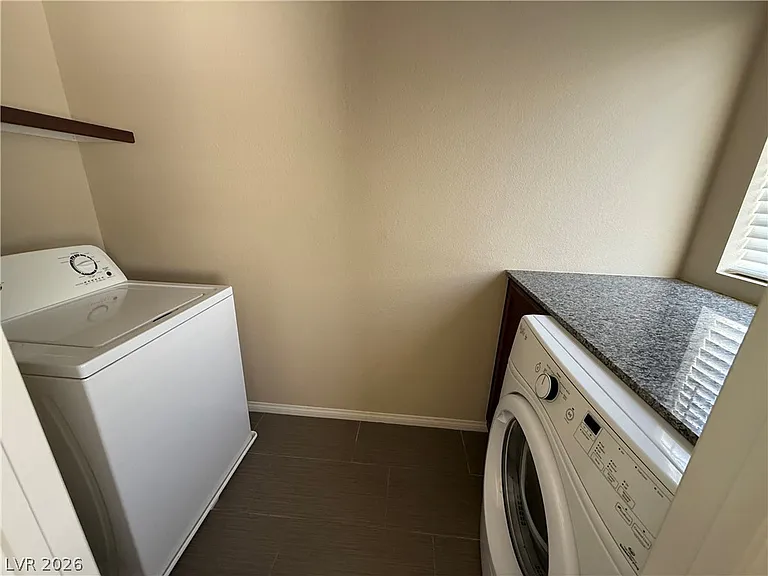6083 Crown Palms Ave — Photo 22