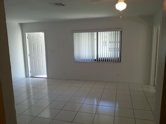 4th image of 2502 Franklin Dr