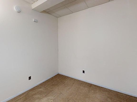 3rd image of 1052 Baldwin Ave
