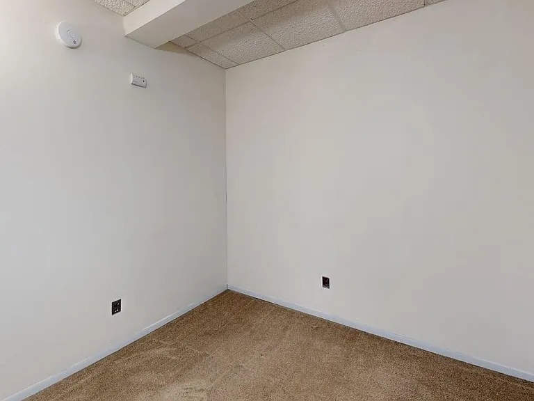 1052 Baldwin Ave — Photo 3