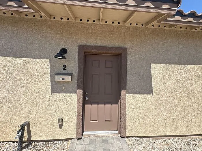 2 bed, 1.0 bath, 803 sqft, $1,300 — Photo 3