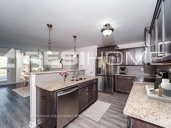 3rd image of 115 Beaver Brook Pl