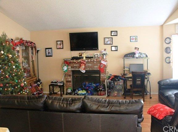 4th image of 2141 N Garden Dr