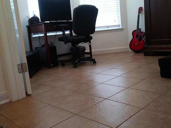 2nd image of 933 Lake Sanford Ct