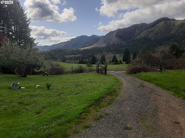(undisclosed Address), Oakland, OR 97462
